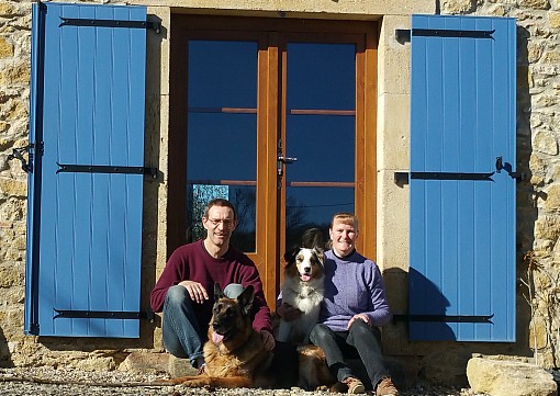 158549 Dave and Kath Vowles with dogs